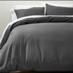 🌹Queen/ Full Linen Blend duvet & 2 pillow cases By Casaluna Collection .